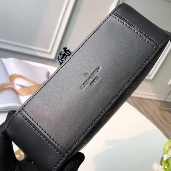 SAINTONGE LOUIS VUITTON 0612